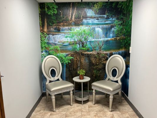 Suite 3 Waiting Area